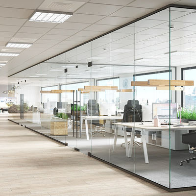 Murs de cloisons en verre pour bureaux insonorisés Profil en aluminium revêtu de poudre avec porte
