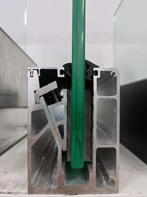 Balustrade en verre en aluminium U-canal résistant aux intempéries pour l' extérieur