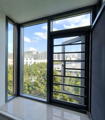 qualité  High Grade Aluminum Swing Window With Multi Point Locking And Tempered Insulated Glass usine