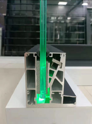 Balustrade de verre Lamel U Channel Installation montée sur le dessus avec verre stratifié