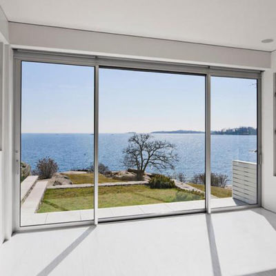 Remplacement de porte coulissante en aluminium à profil léger par verre transparent trempé