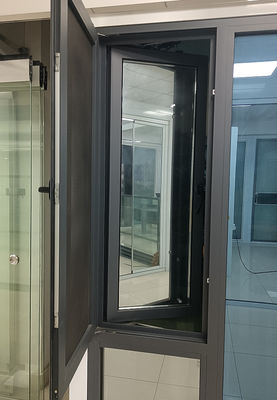 Casement de balancement vers l'intérieur personnalisé Les fenêtres sont faciles à nettoyer pour les bâtiments commerciaux