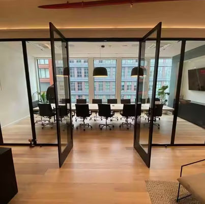 Entrée Porte pivotante en aluminium Porte à charnière en verre en aluminium résistant à la corrosion