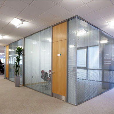 Partitions vitrées de bureau personnalisées Partitions vitrées glacées économes en espace