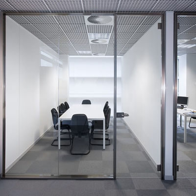 Protection de la vie privée Parties vitrées commerciales personnalisables avec un design moderne