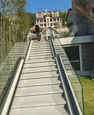 Balustrade de balcon extérieur en verre Lamel avec canal en forme de U en aluminium