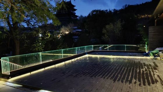 Balustrade en verre d'aluminium à canal U avec lumière LED pour balcon extérieur