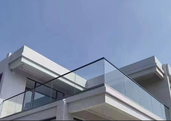 Facilité d'entretien Barrière en aluminium et en verre haute résistance avec le manche