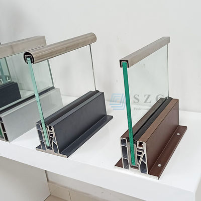 Balustrade en verre lumineux LED en aluminium Designs de garde-corps modernes en verre trempé sans cadre Barrière de balcon extérieur