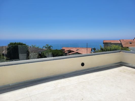 SGCC verre trempé U-canal verre balustrade structure stable lumière LED