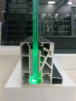 Escalier sans cadre de 12 mm, balcon en verre, garde-corps en U avec lumière LED