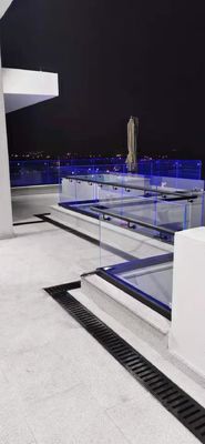 Barrière de verre en aluminium moderne à U-canal Barrière de balcon en verre sans cadre personnalisée