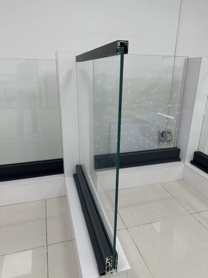 Balustrade en verre en aluminium U-canal résistant aux intempéries pour l' extérieur