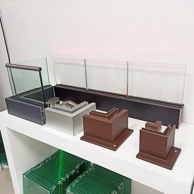 Barrière en verre en aluminium U de 12 mm personnalisable 304 SS Barrière sans cadre