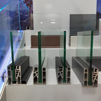 Barrière en verre sans cadre moderne avec verre trempé de 12-20 mm pour une utilisation en extérieur