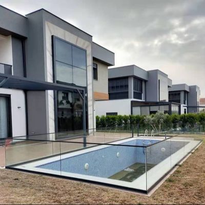 Vue ouverte Barrière de verre sans cadre Balcon Balustrade Canal en verre U Avec lumières LED