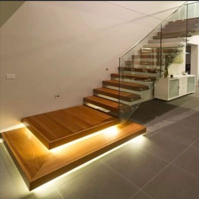 Villa Design Escalier flottant en acier invisible avec garde-corps en bois