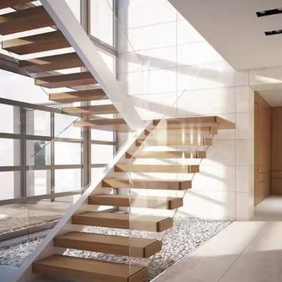 Villa Design Escalier flottant en acier invisible avec garde-corps en bois