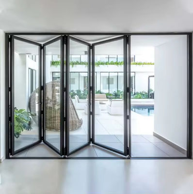 Porte pliante en aluminium commercial avec verrouillage à plusieurs points et caractéristiques de sécurité et d'entretien réduites