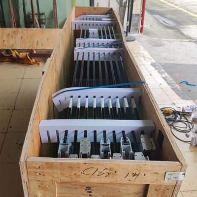 Tailles personnalisées Portes extérieures en aluminium bipliées Isolation thermique multi-panels durable