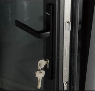 Système de porte à deux battants en aluminium pour usage domestique