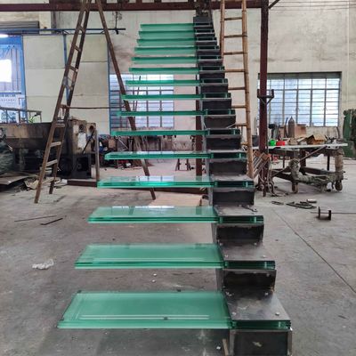 OEM/ODM personnalisé Elegant Design Escalier en verre avec garde-corps en verre et LED automatique