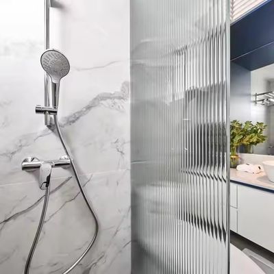 Cloison de salle de bain intérieure en aluminium personnalisée avec profil de 1,4 mm et verre dépoli