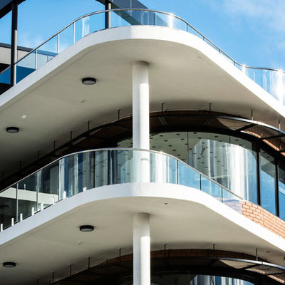 Barrière de verre personnalisable avec garantie de cinq ans et verre laminé trempé