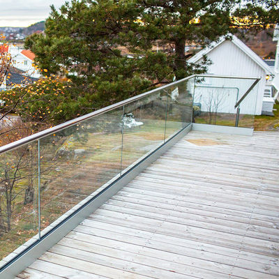 12 mm d'épaisseur LED Disponible U-Channel Barrière de verre pour le revêtement de sol composite Balustrade de verre sans cadre