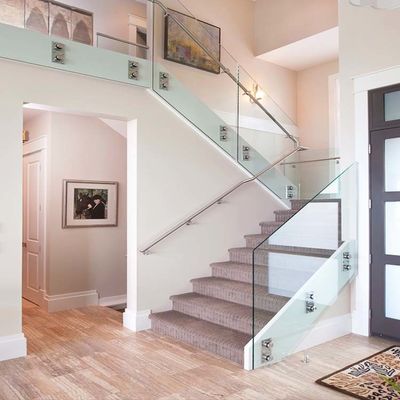 Rampes d'escalier personnalisées Clôture en verre trempé pour balustrade d'escalier intérieure