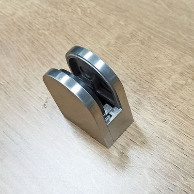 Panneau de verre trempé sans cadre Escalier garde-corps réglable conception de la pince à arc 304 316