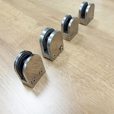 Panneau de verre trempé sans cadre Escalier garde-corps réglable conception de la pince à arc 304 316