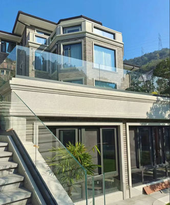 Balustrade de balcon extérieur en verre Lamel avec canal en forme de U en aluminium