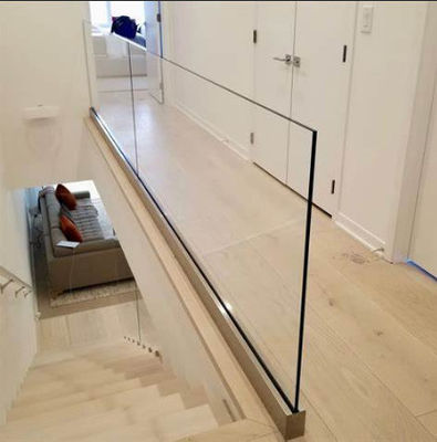 Balustrade en verre sans cadre personnalisée de 8 mm, 10 mm et 12 mm