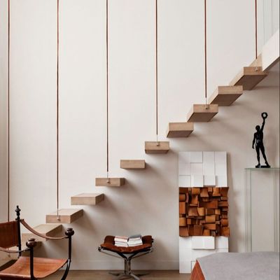 Lumière LED automatique personnalisée Escalier flottant en bois intérieur avec poutre en acier inoxydable invisible