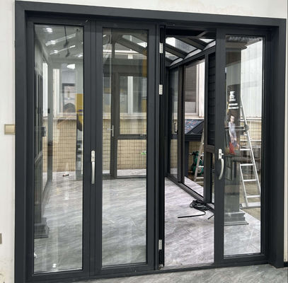 Porte à double battant en aluminium gris Faible entretien et options de verre transparent pour une efficacité élevée